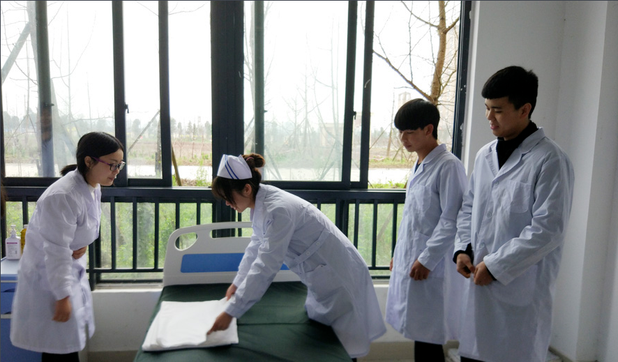 乐山市医药科技学校（成都校区）