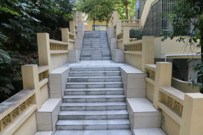 中国铝业贵州高级技工学校学费
