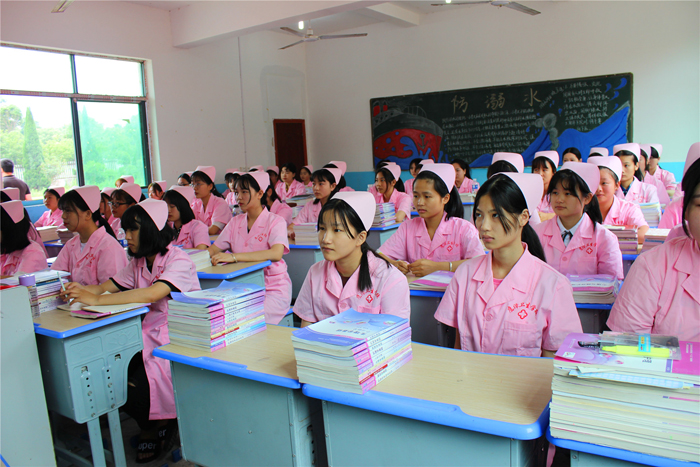 鹰潭卫生学校