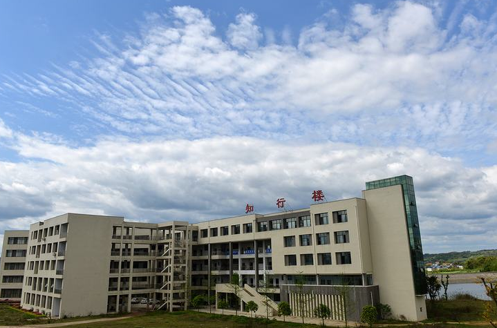 南充交通职业学校学费、大概收费是多少