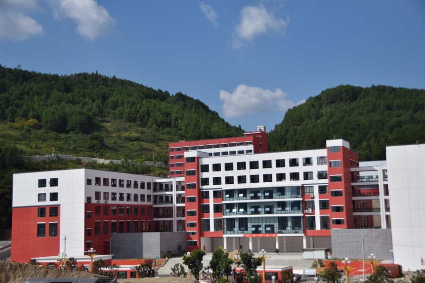 凤冈县中等职业学校地址