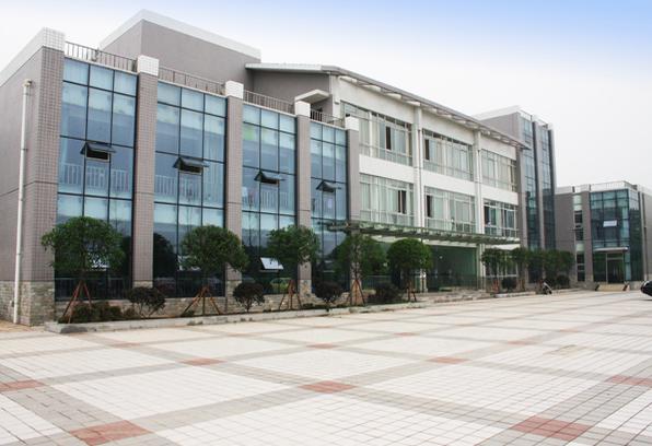 眉山电子职业技术学校