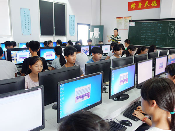 常德德才科技职业学校收费、国家助学政策