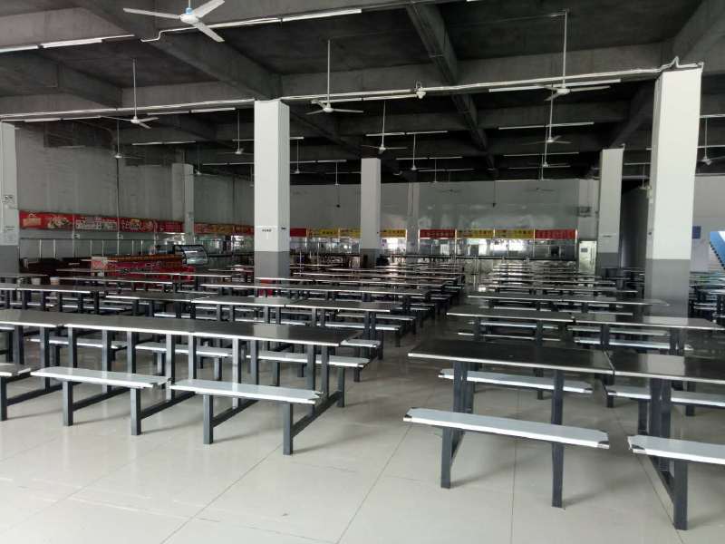长沙现代应用技工学校食堂环境环境