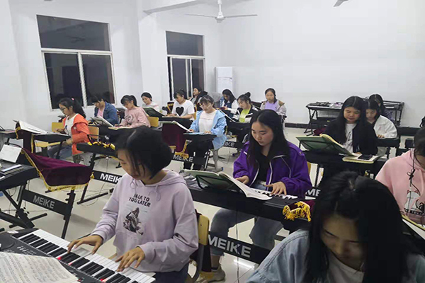 岳阳市新青年职业技术学校教学环境