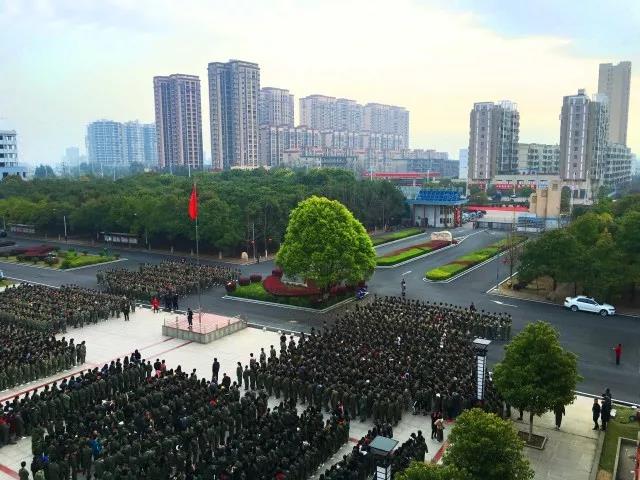 江西省华忆电子工业中国等专业学校