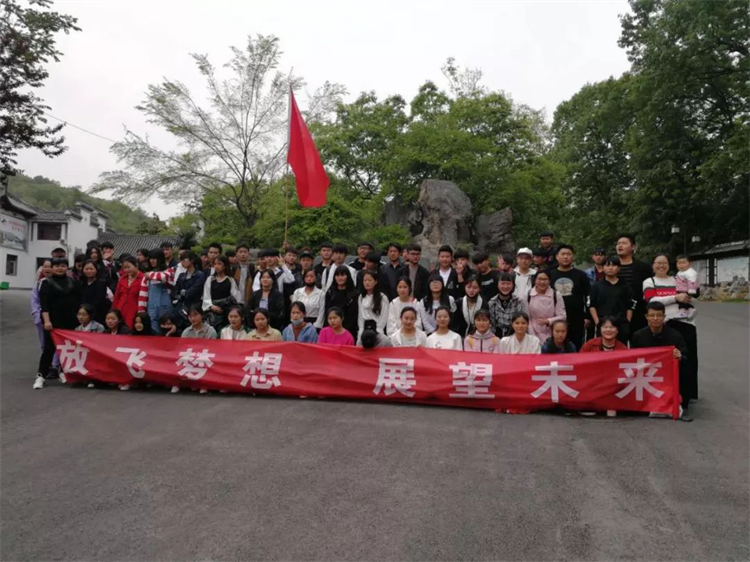 定远县四方职业技术学校