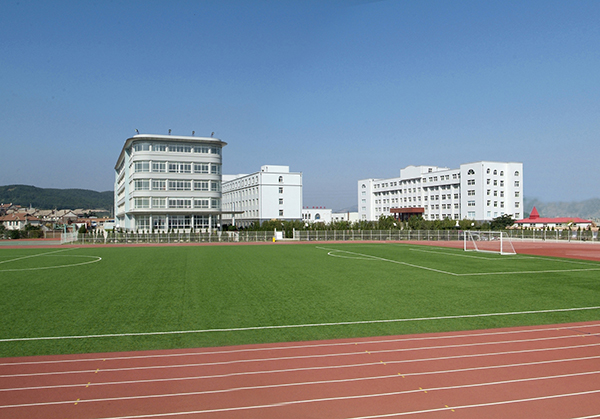 大连综合中等专业学校