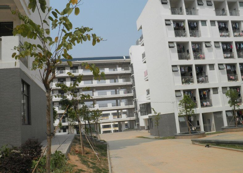 百色市财经职业技术学校