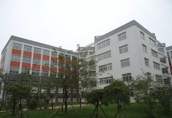 鞍山市艺术学校