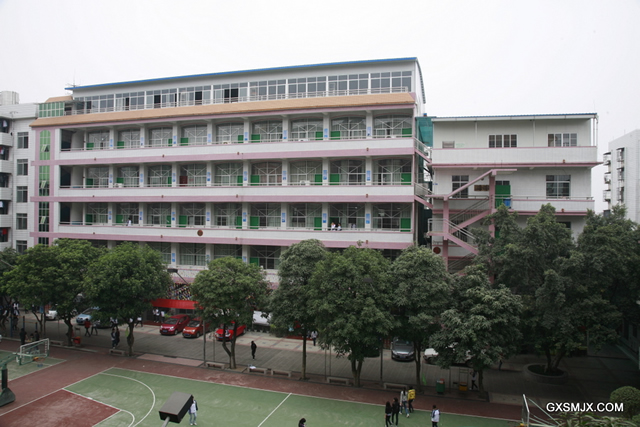 广西商贸高级技工学校宿舍环境、寝室环境