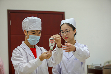 2022年重庆男生读卫校怎么样？